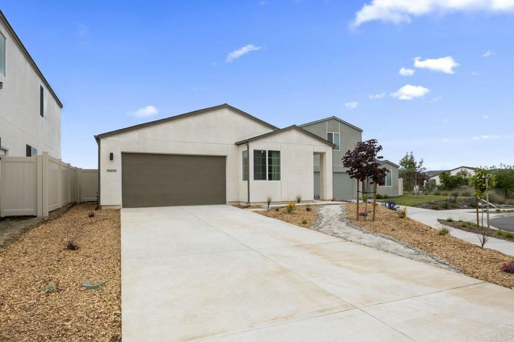 35252 Valencia  Fallbrook CA 92028 photo