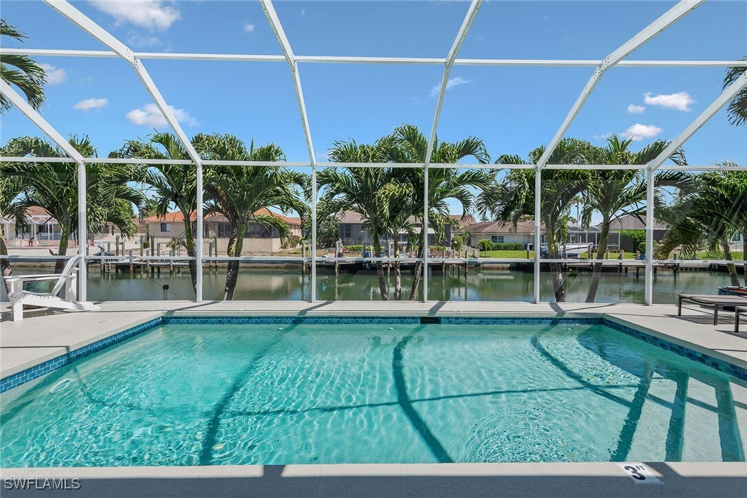 Property Photo: 1130 Abbeville Court FL 34145