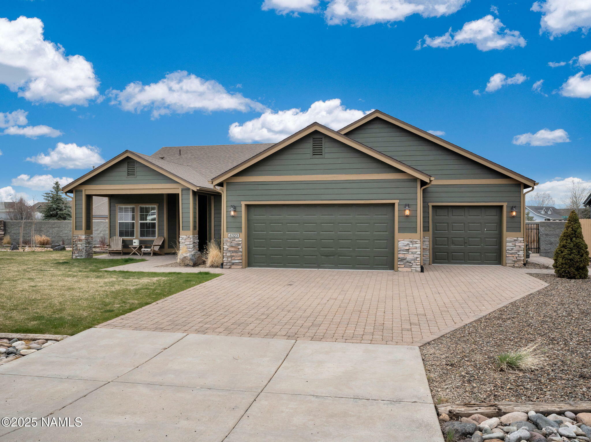 Property Photo: 4323 Deer Springs Drive AZ 86015