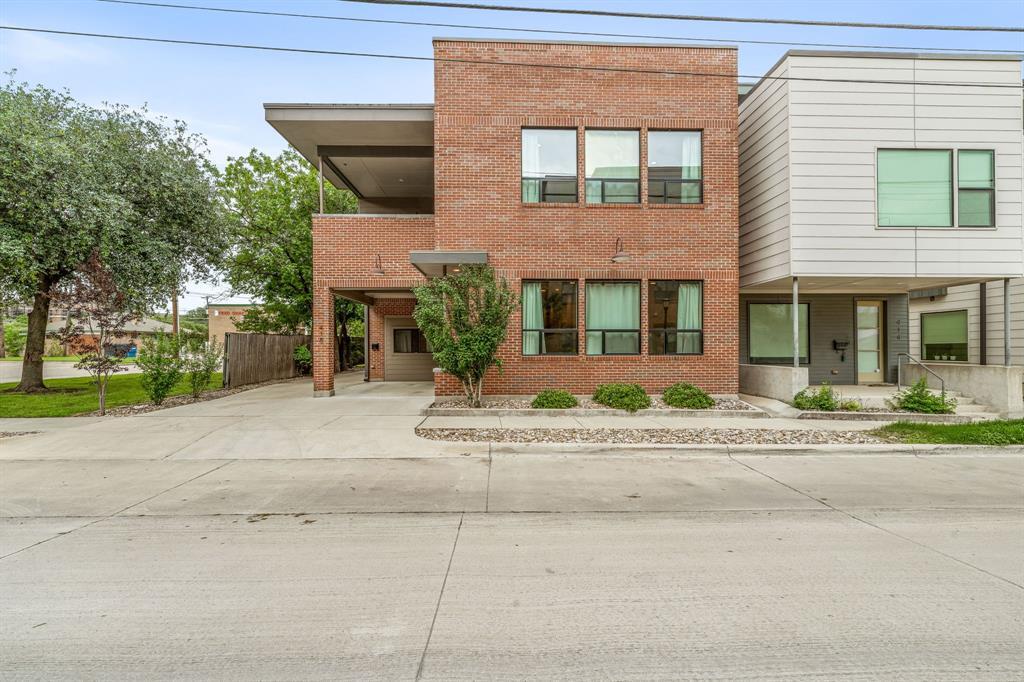 Property Photo: 418 College Avenue TX 76104
