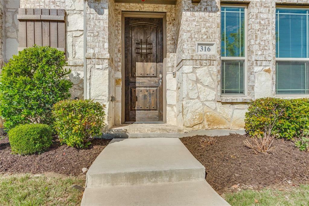 Property Photo: 316 Tottenham Court TX 75072