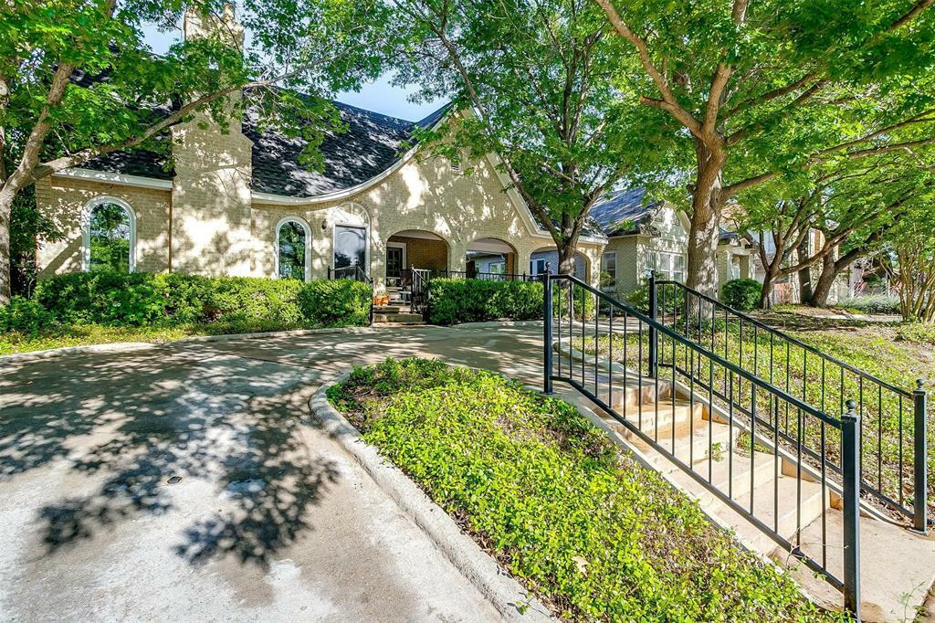 Property Photo: 1929 Forest Park Boulevard TX 76110
