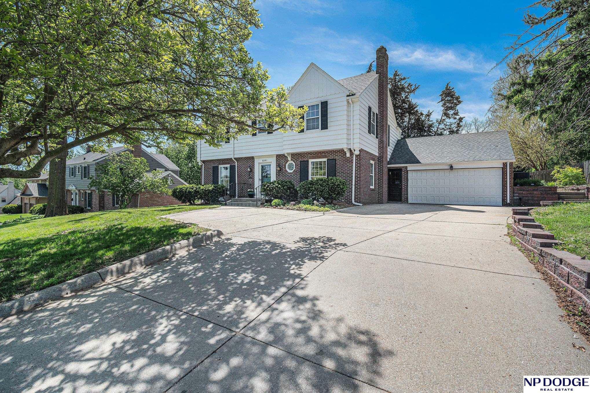 Property Photo: 6241 Underwood Avenue NE 68132