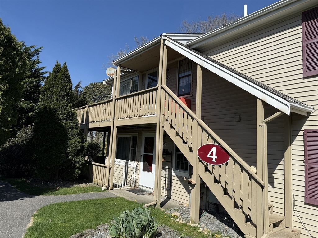 Property Photo:  1029 Iyannough Rd 4C  MA 02601 