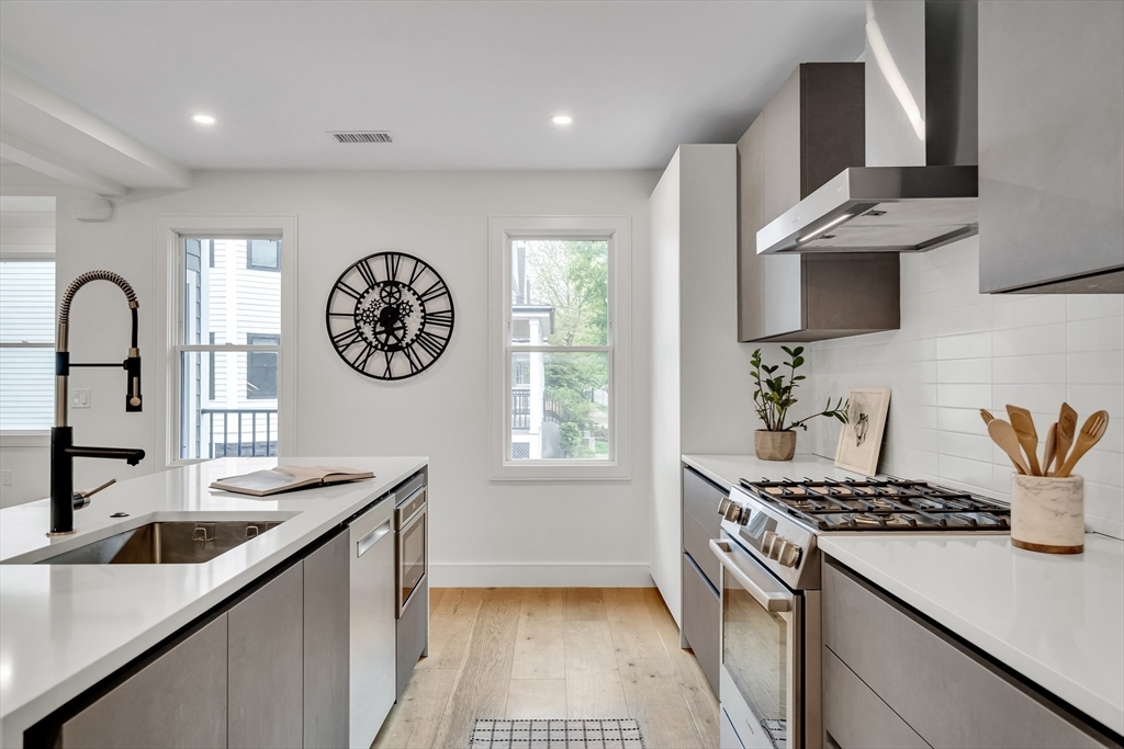 Property Photo: 89 Cleveland St 89 MA 02474