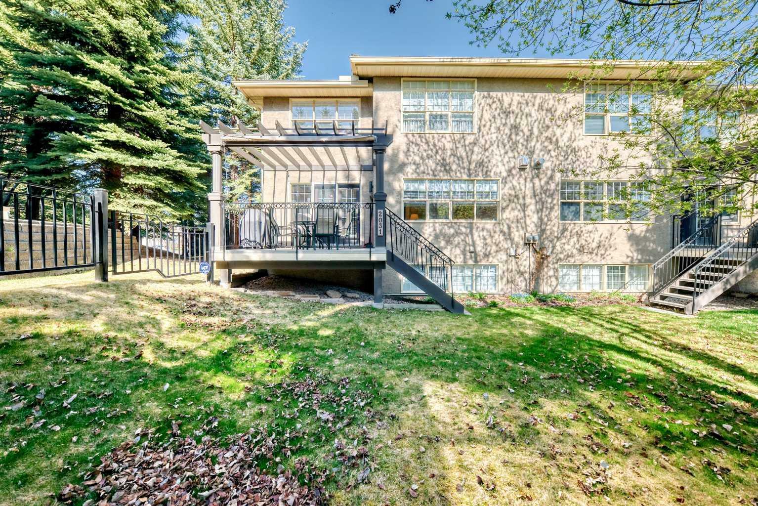 Photo de la propriété: 2031 Palermo Way SW AB T2V 5J6