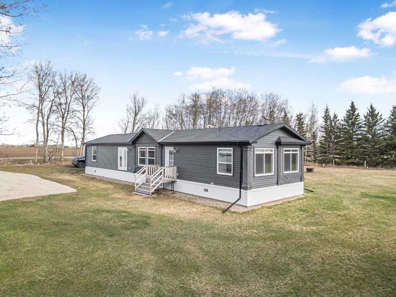 Photo de la propriété:  390022 Range Road 42  AB T0M 0P0 