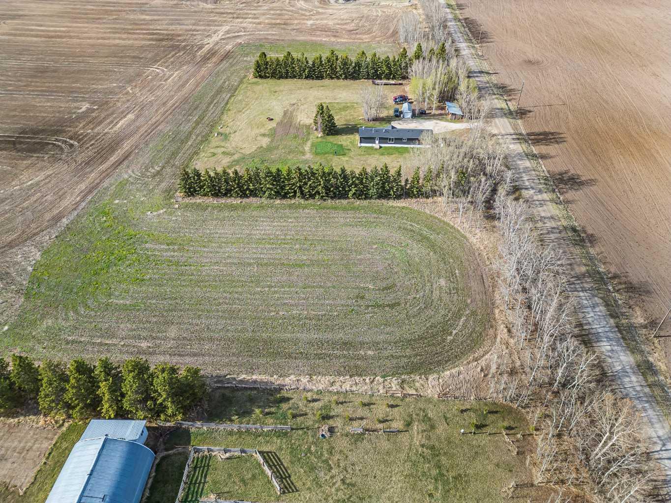Property Photo: 390022 Range Road 42 AB T0M 0P0