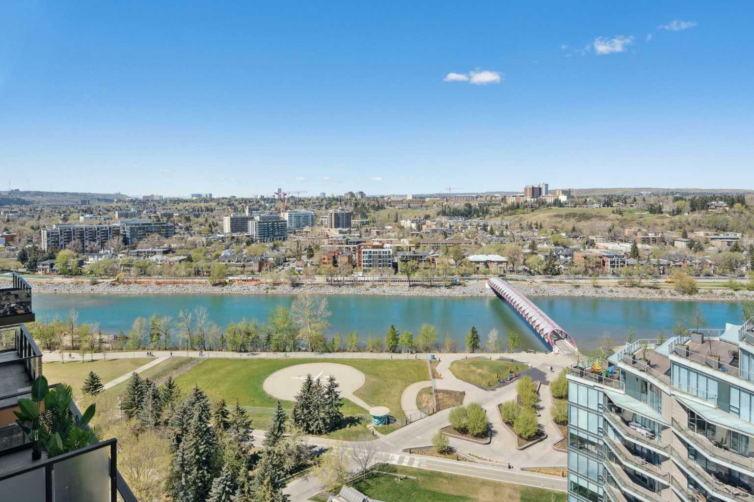 Property Photo: 730 2 Avenue SW 1701 AB T2P 1R8