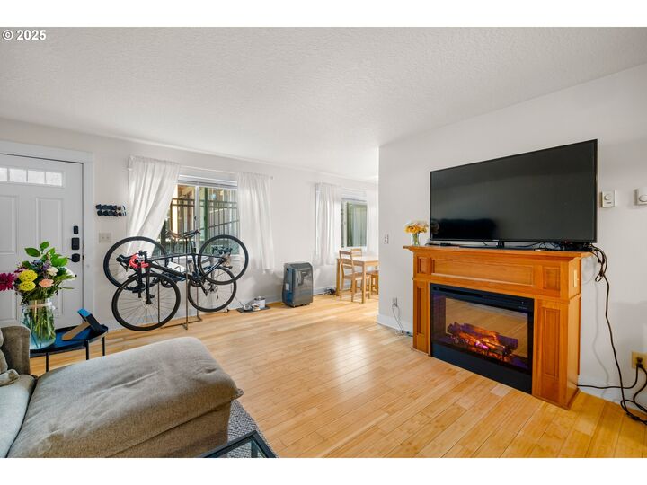Property Photo:  6908 N Philadelphia Ave  OR 97203 