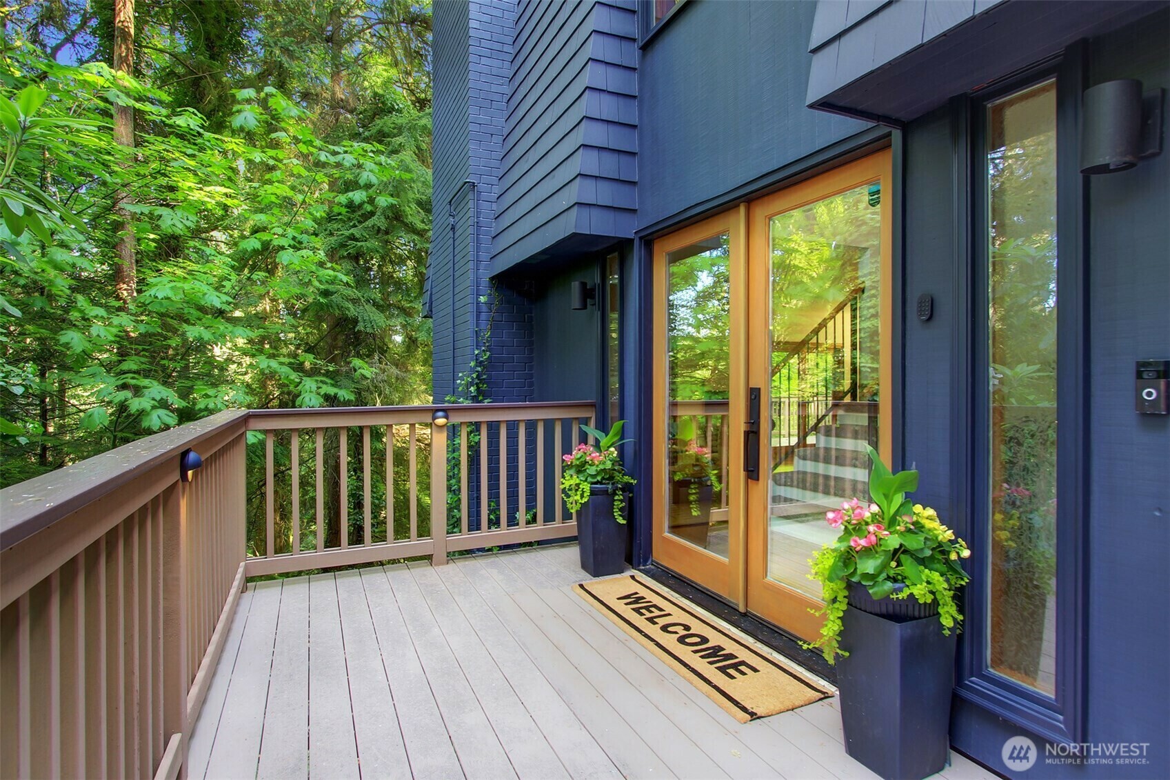 Property Photo: 5320 E Mercer Way WA 98040