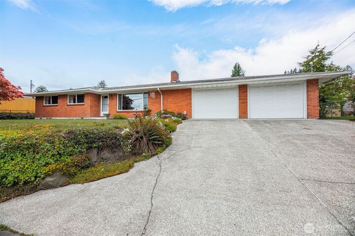 Property Photo:  7304  Beverly Boulevard  WA 98203 