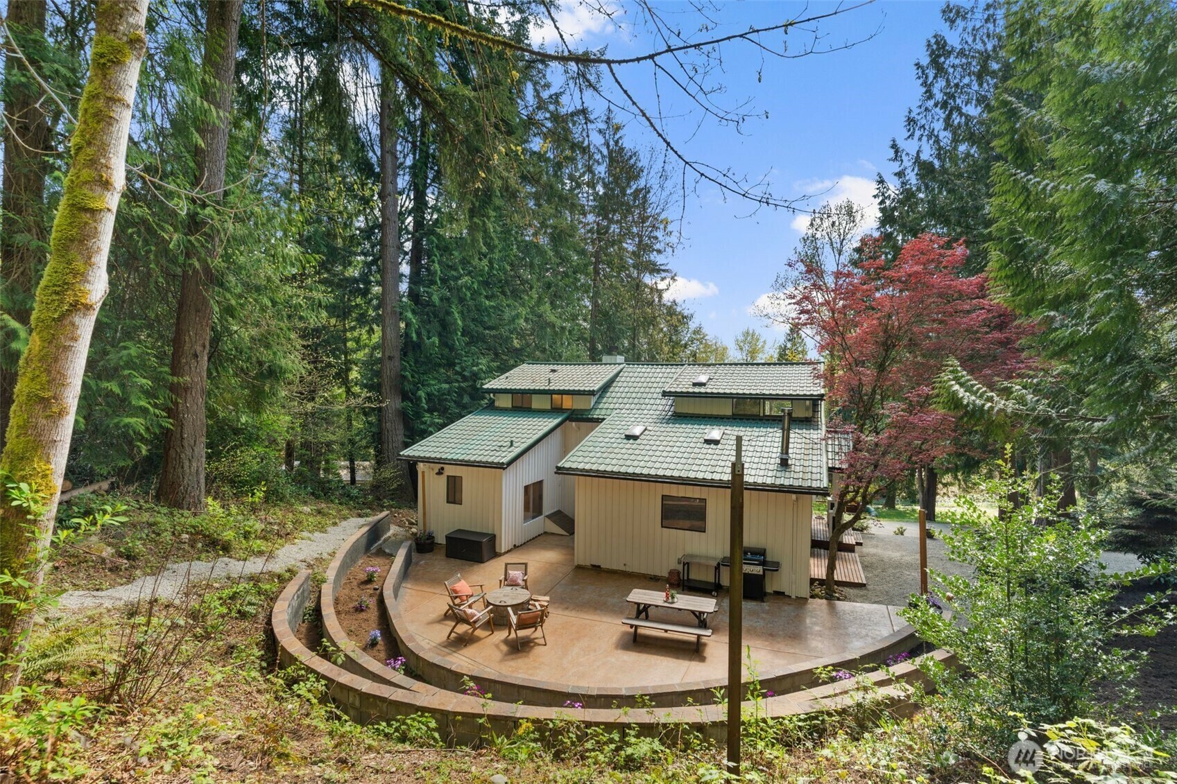 Property Photo: 10708 185th Avenue SE WA 98027
