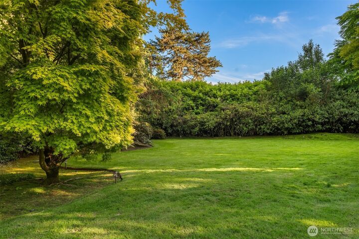 Property Photo: 1625 Evergreen Point Road WA 98039