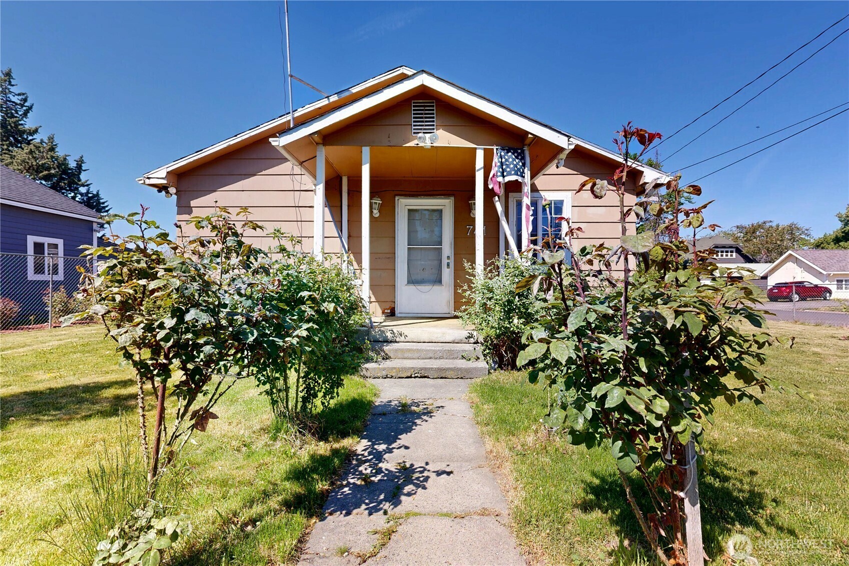 Property Photo: 741 N 8th Avenue WA 99362