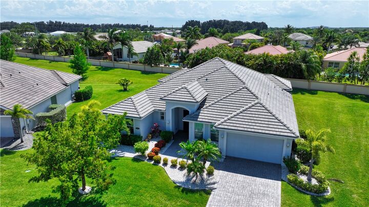 4725 Four Lakes Circle SW  Vero Beach FL 32968 photo