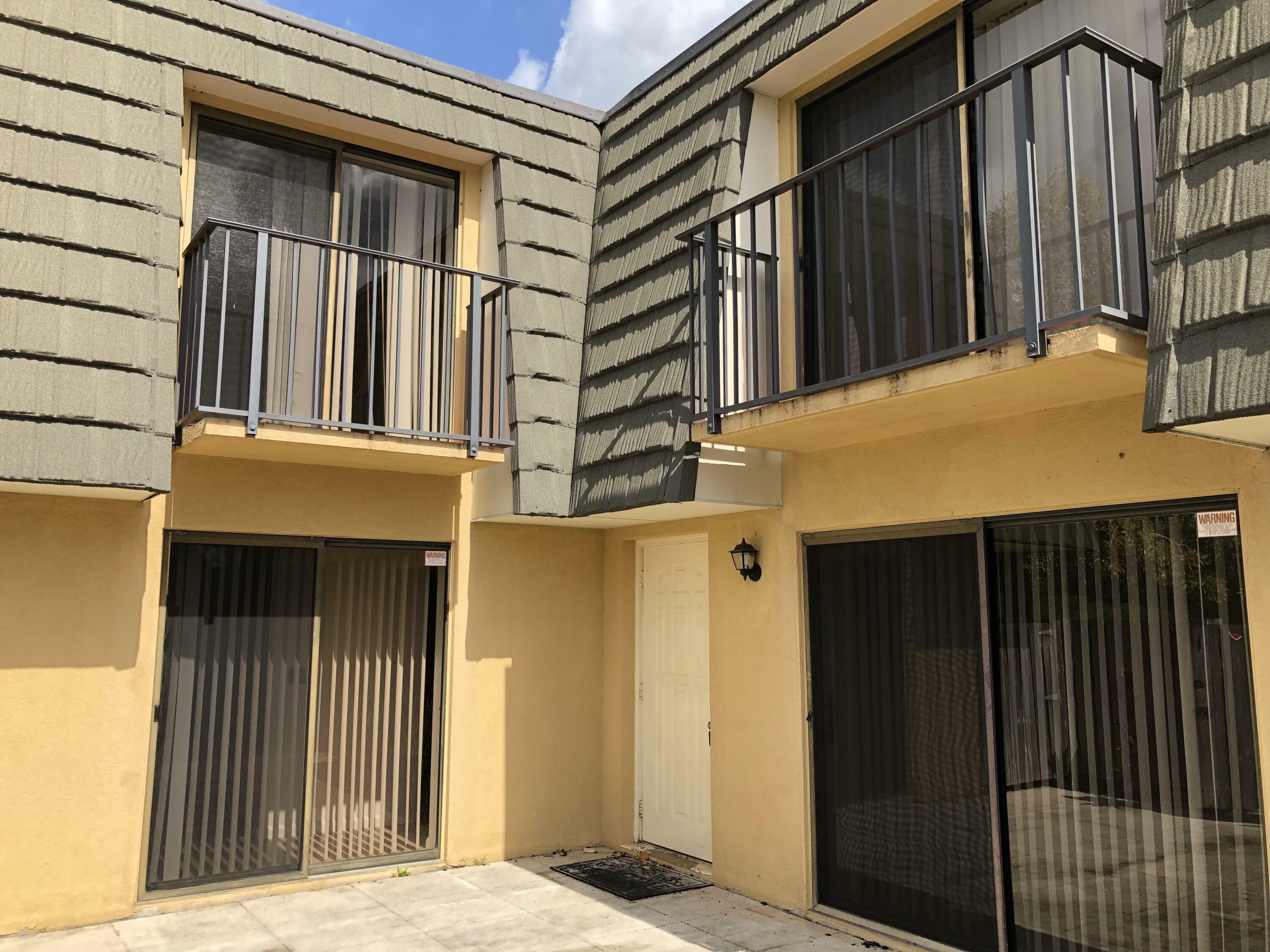 Property Photo: 4712 47th Way FL 33407