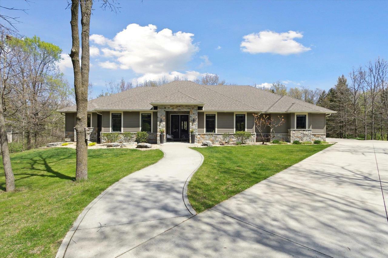 Property Photo: 9422 North Raven Court WI 53563