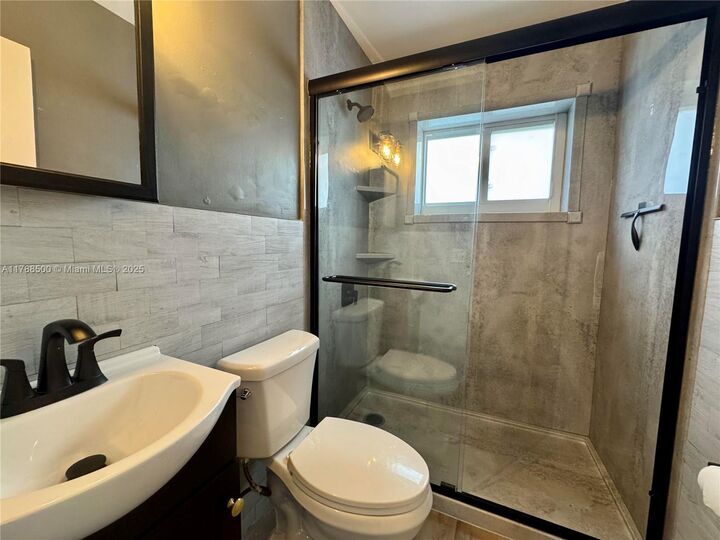 Property Photo: 2641 SW 13th Ave FL 33315