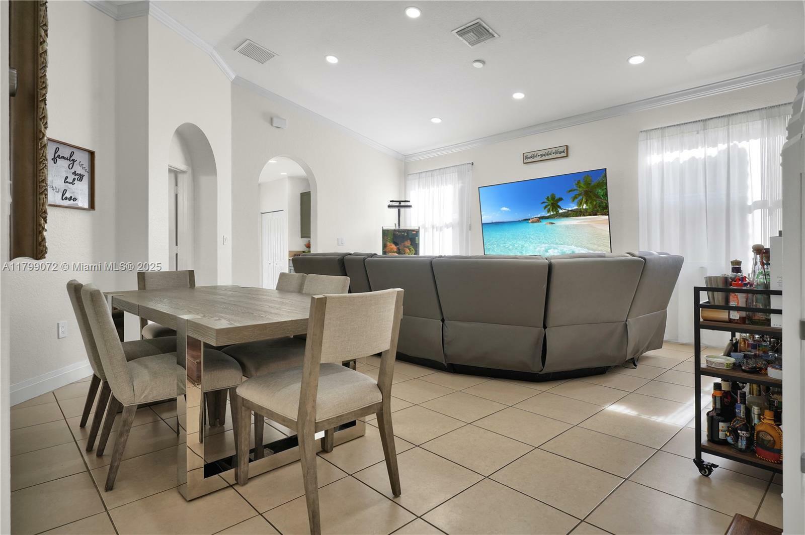 Property Photo: 3743 NE 10th Ct FL 33033