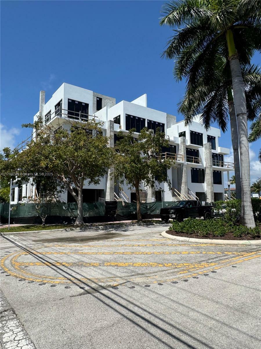 Property Photo: 7300 Trouville Esplanade FL 33141