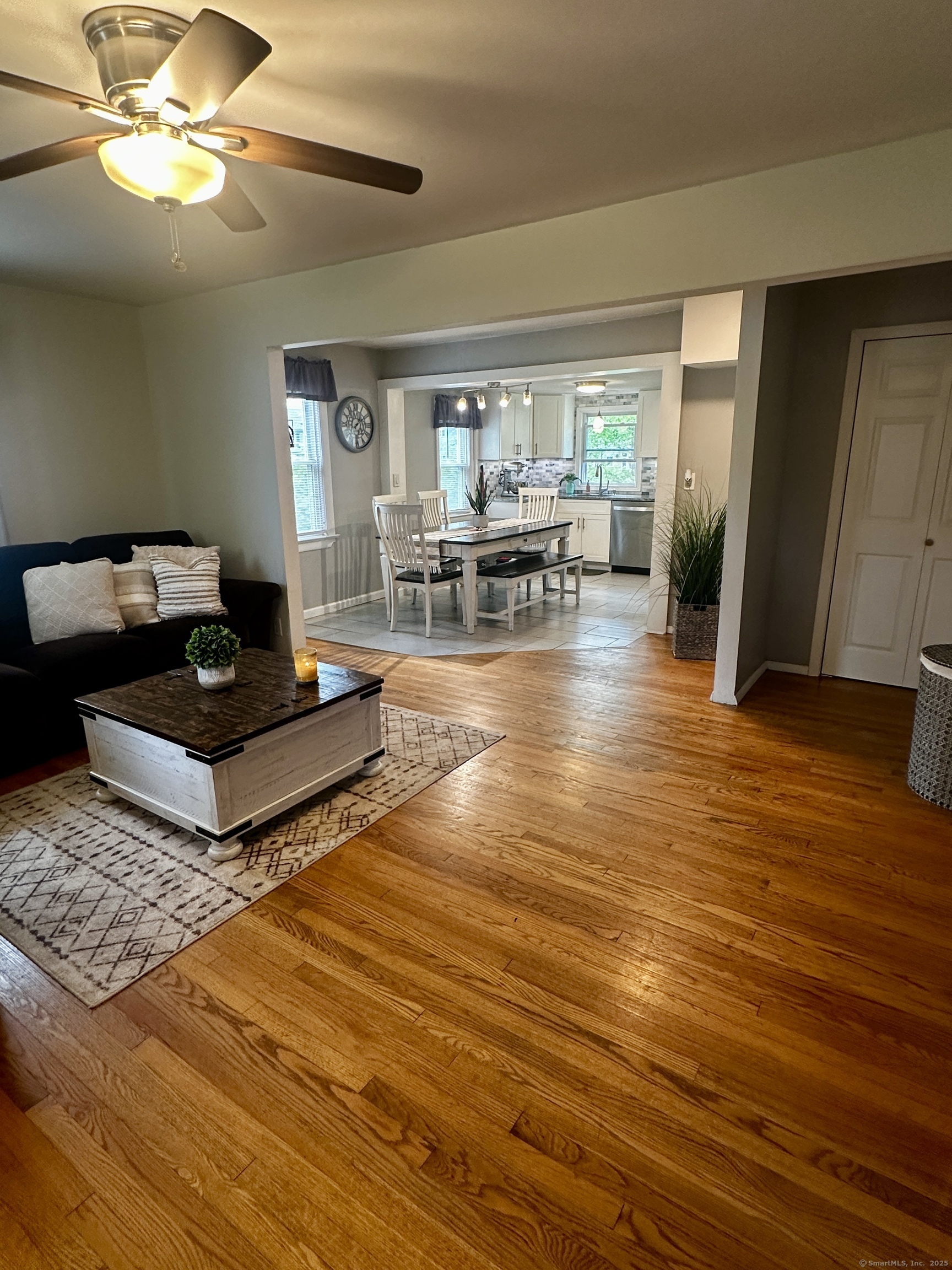 Property Photo: 140 Clintonville Road CT 06473