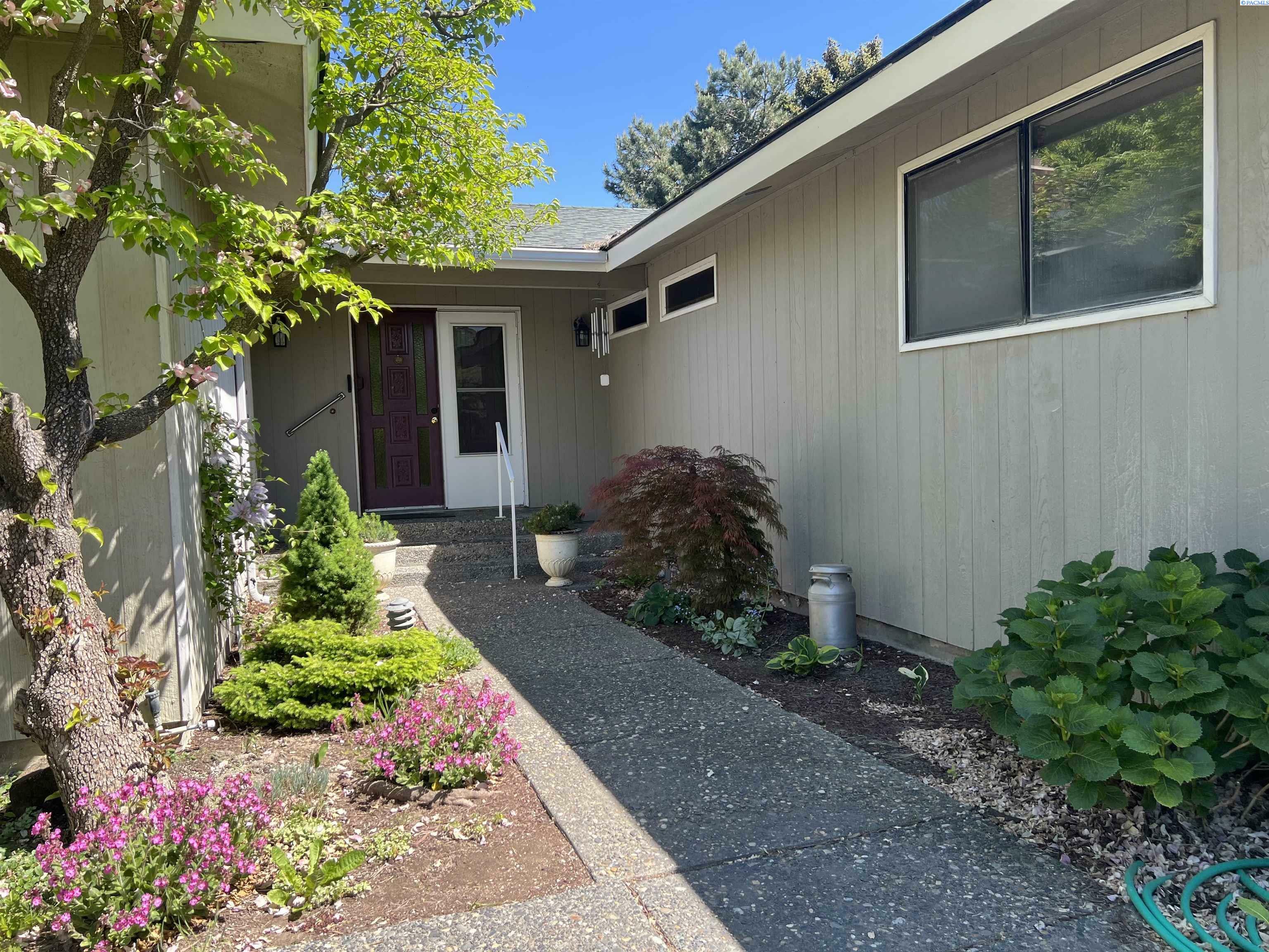 Property Photo: 4305 S Date Str S Date Street WA 99337