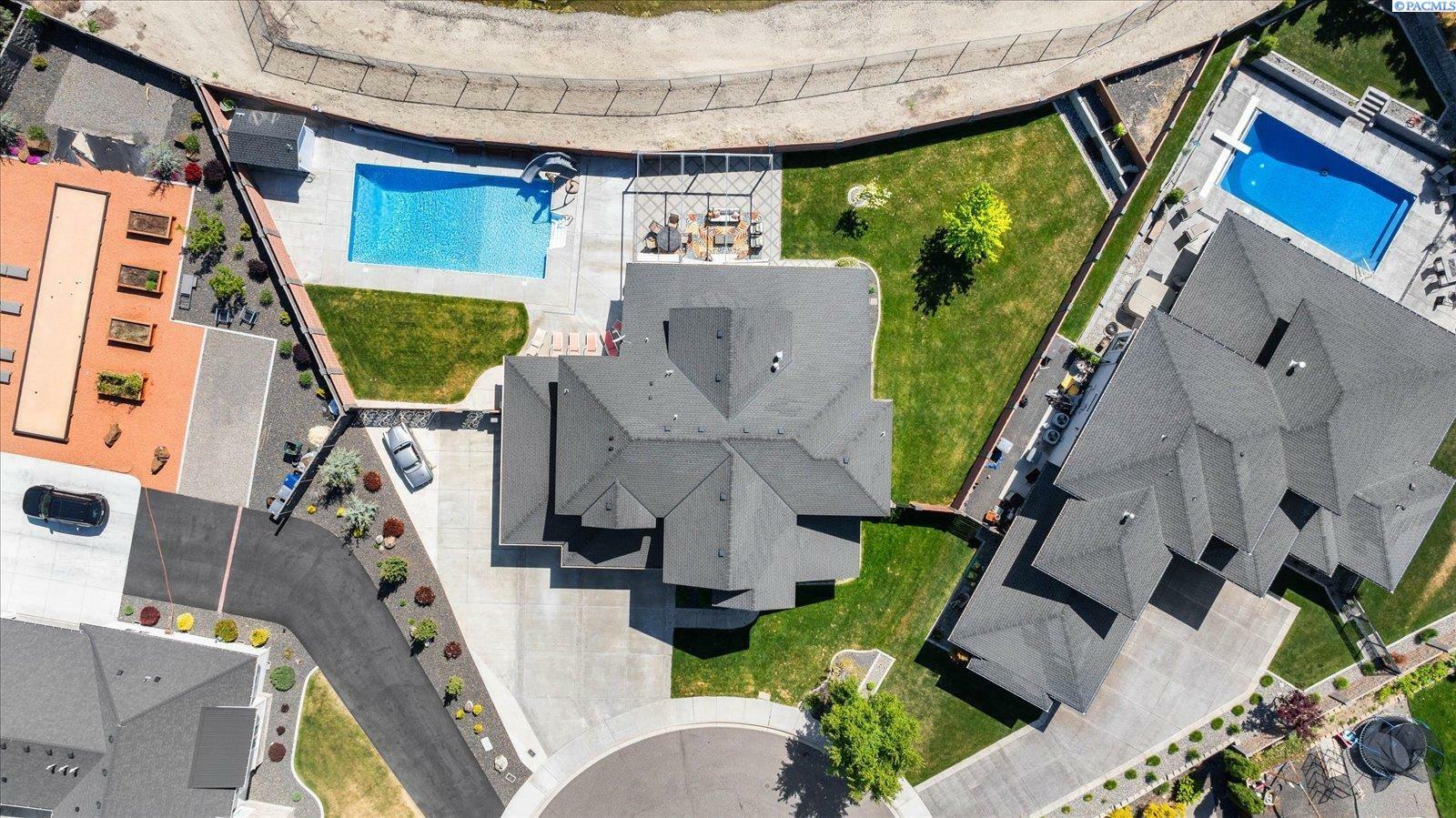 Property Photo: 2165 Hawk Haven Ct WA 99352