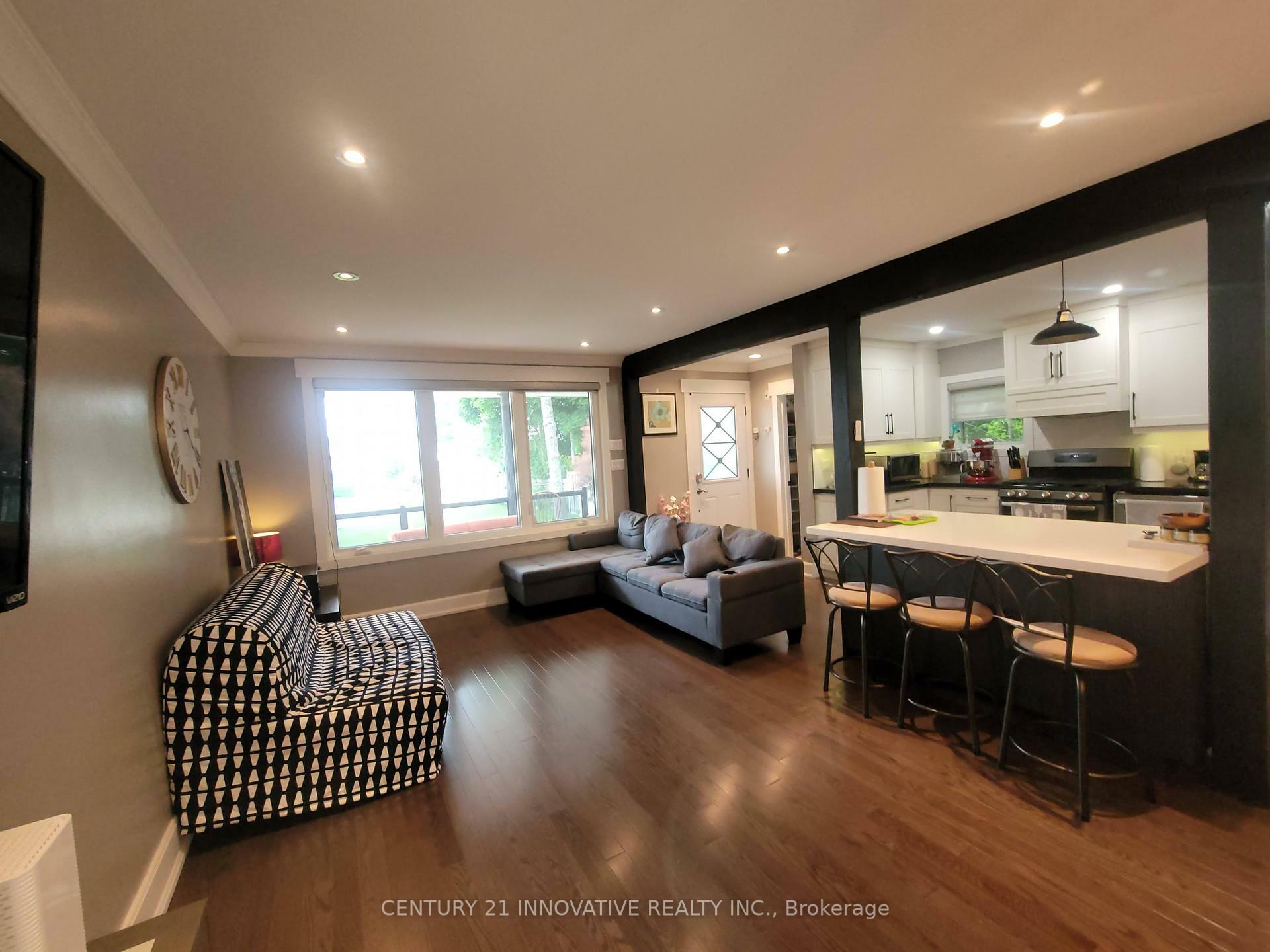 Photo de la propriété: 48 Brenda Crescent Main Level ON M1K 3C6