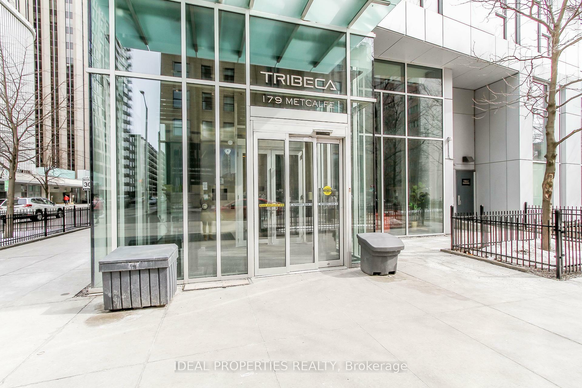 Property Photo: 179 Metcalfe Street 2507 ON K2P 1P7