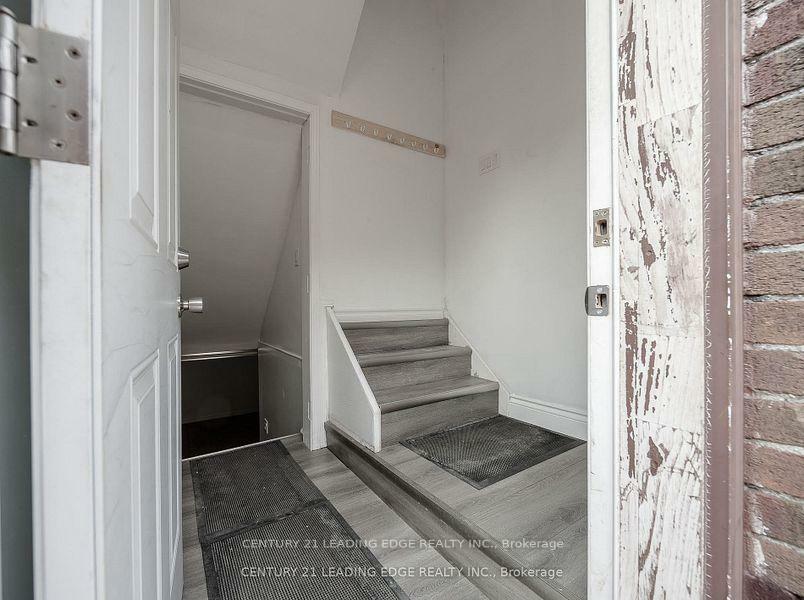 Property Photo: 84 Central Park Boulevard N Lower ON L1G 5Y5