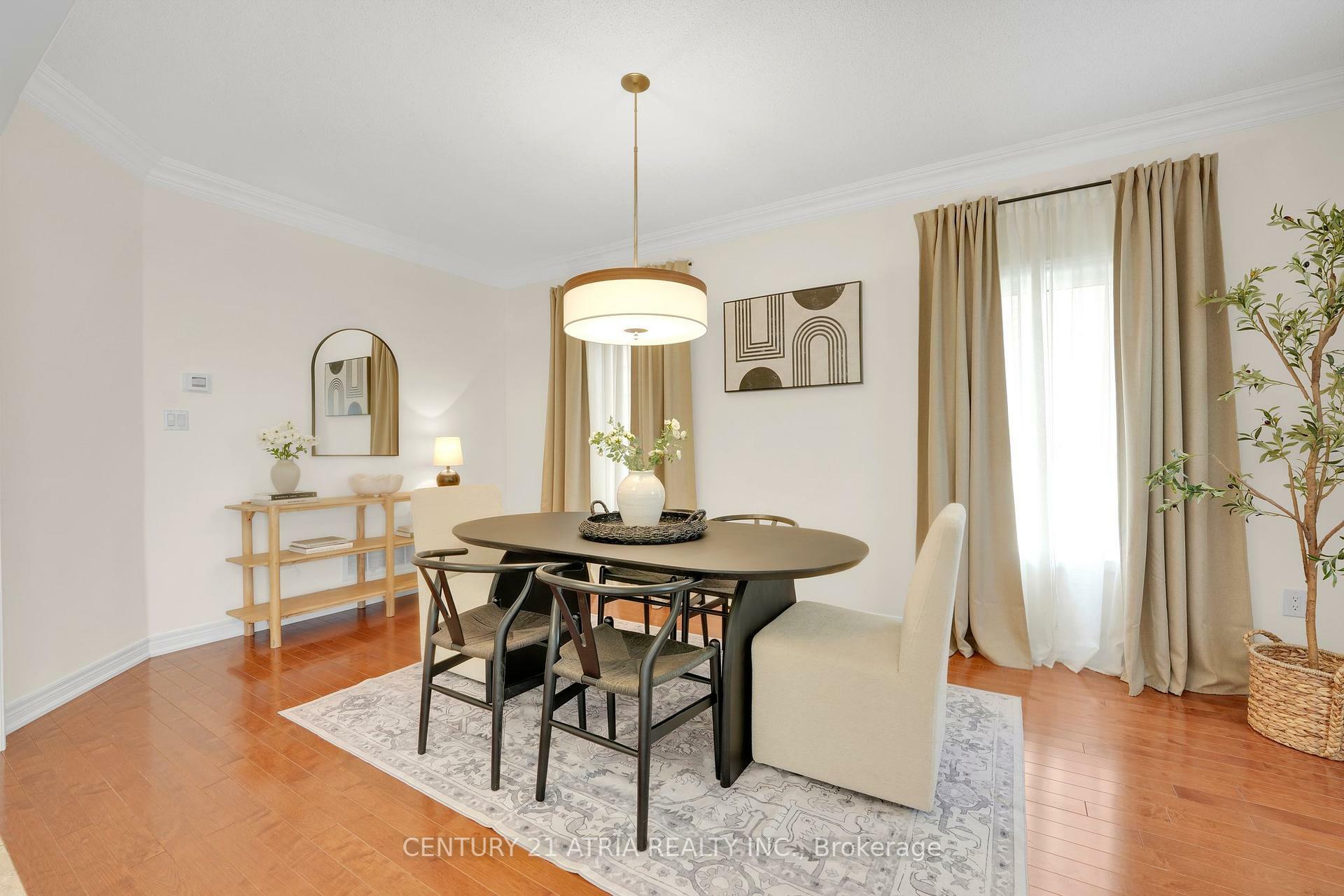 Property Photo: 91 Pondmede Crescent ON L4A 0E3