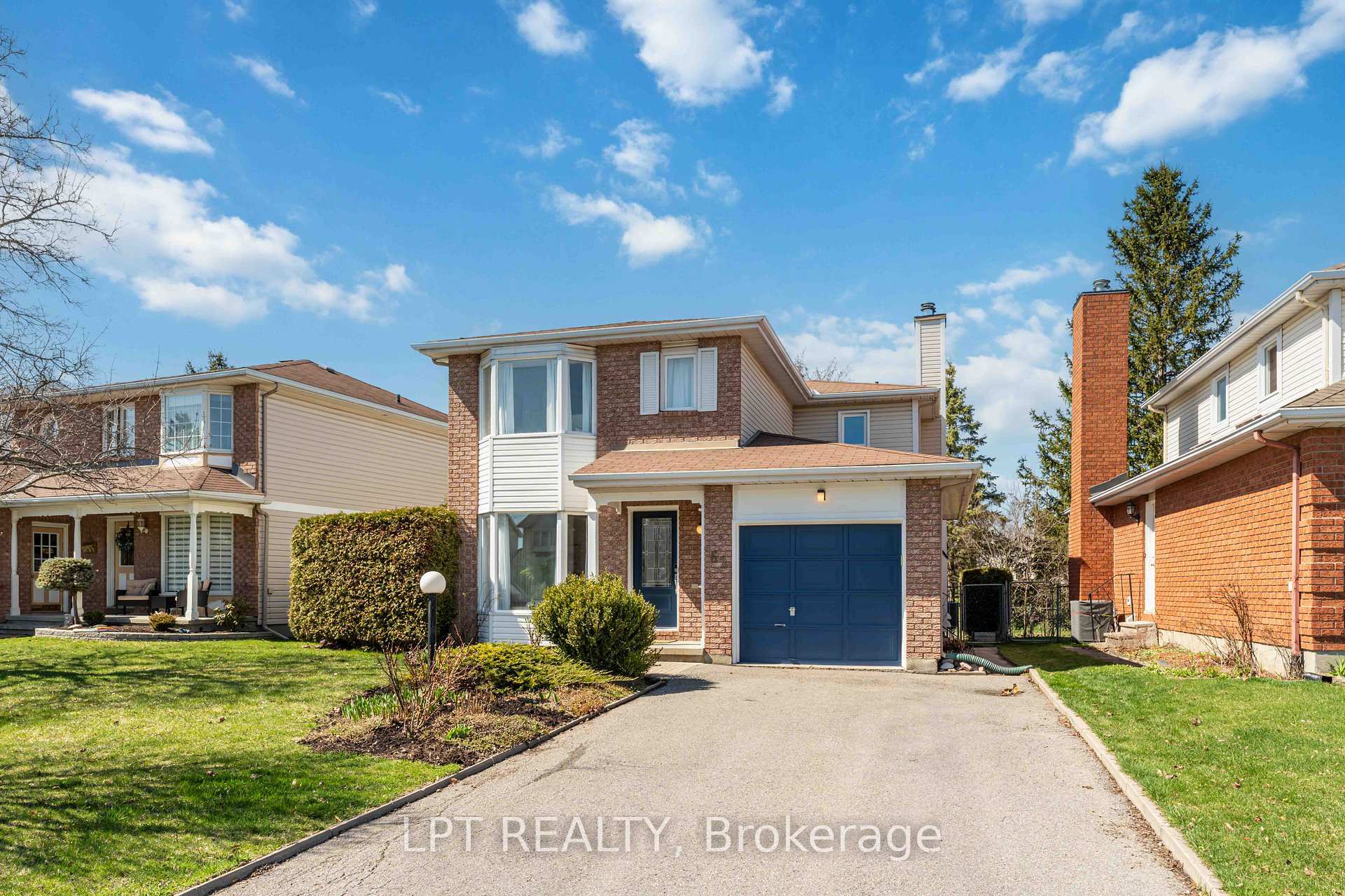 Property Photo: 62 Tartan Drive ON K2J 2V5