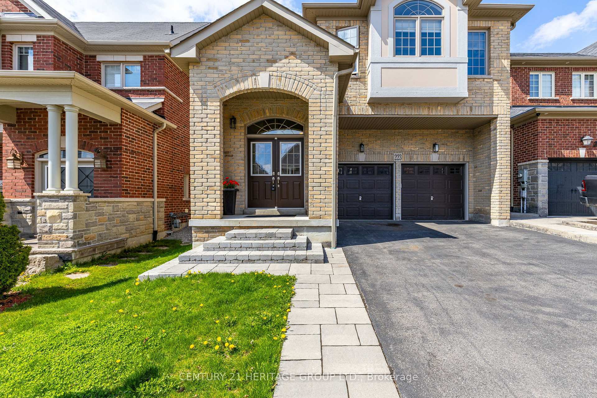 Property Photo: 223 Aspenwod Drive ON L3X 3L1