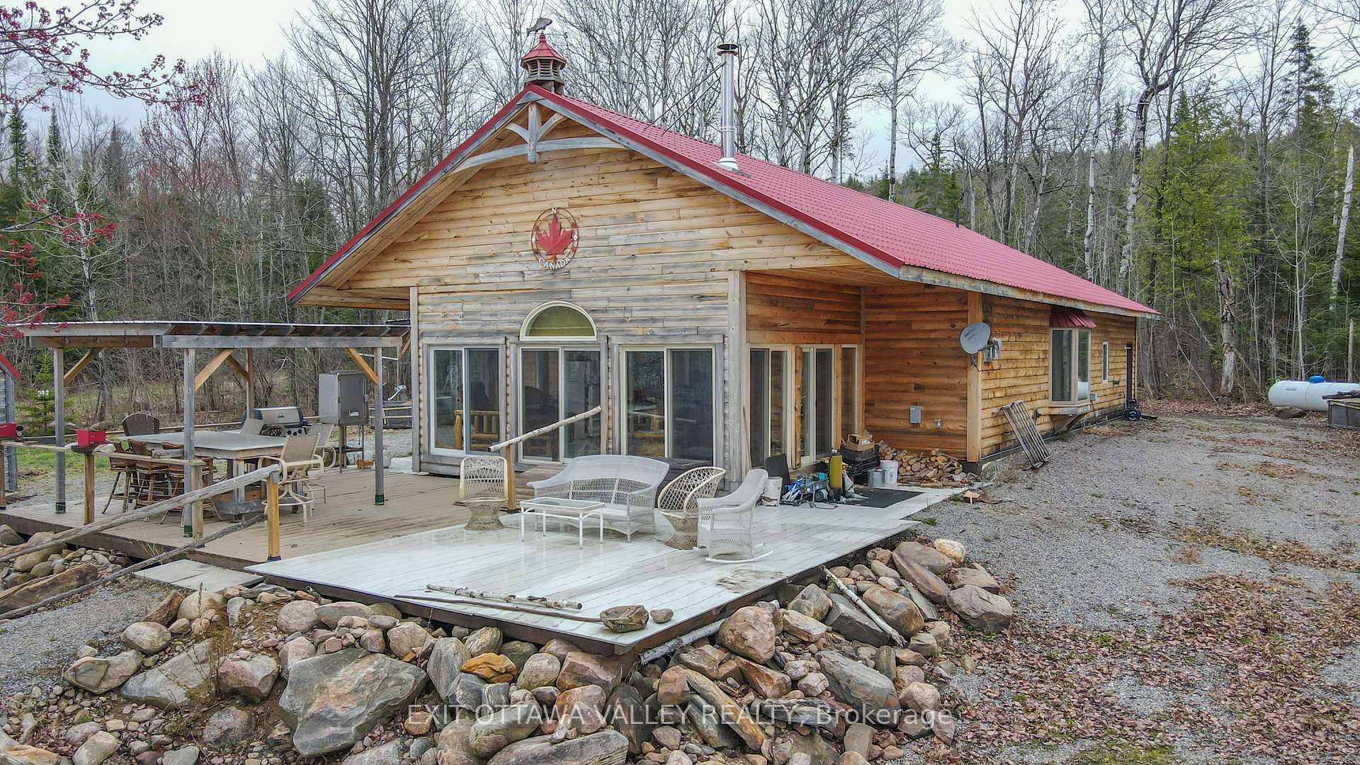 Property Photo: 697 Curtiss Road ON K0J 1B0