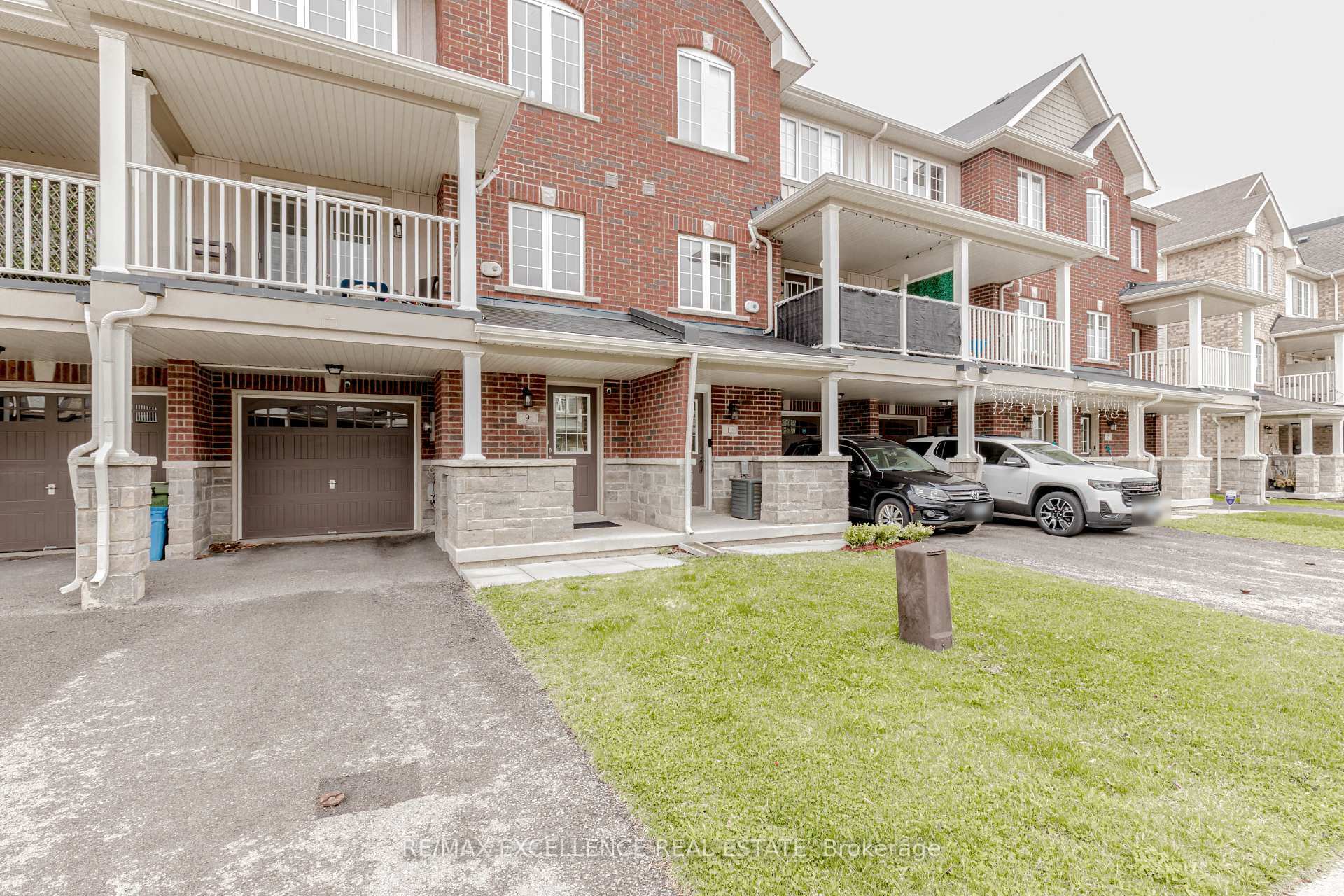 Property Photo: 9 Hiscott Drive ON L8B 0A2