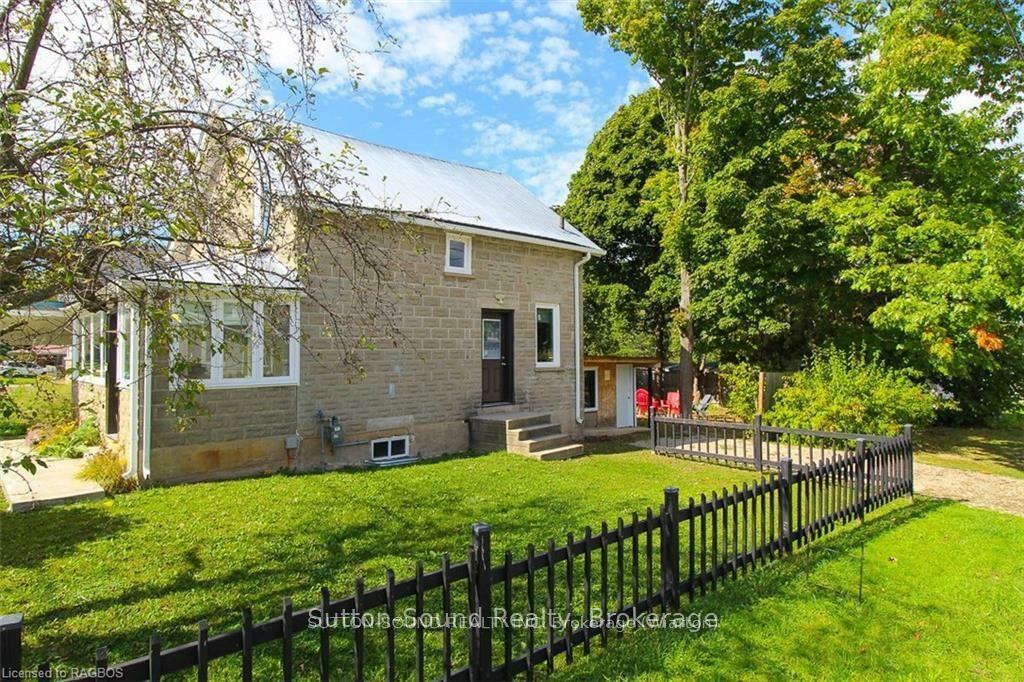 Property Photo: 514 Frank Street ON N0H 2T0