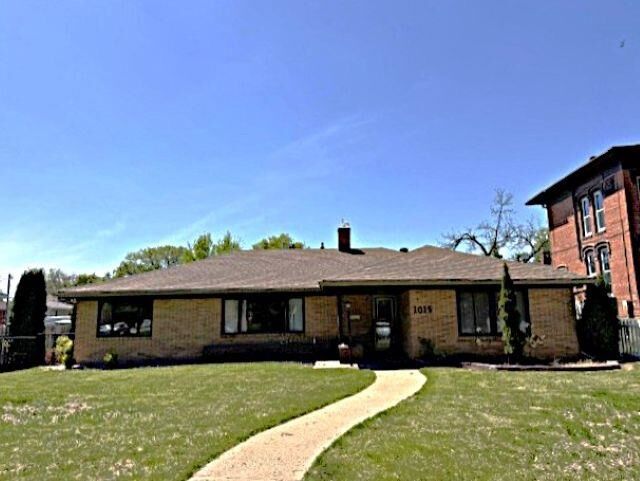 Property Photo:  1015 Douglas Ave.  SD 57078 