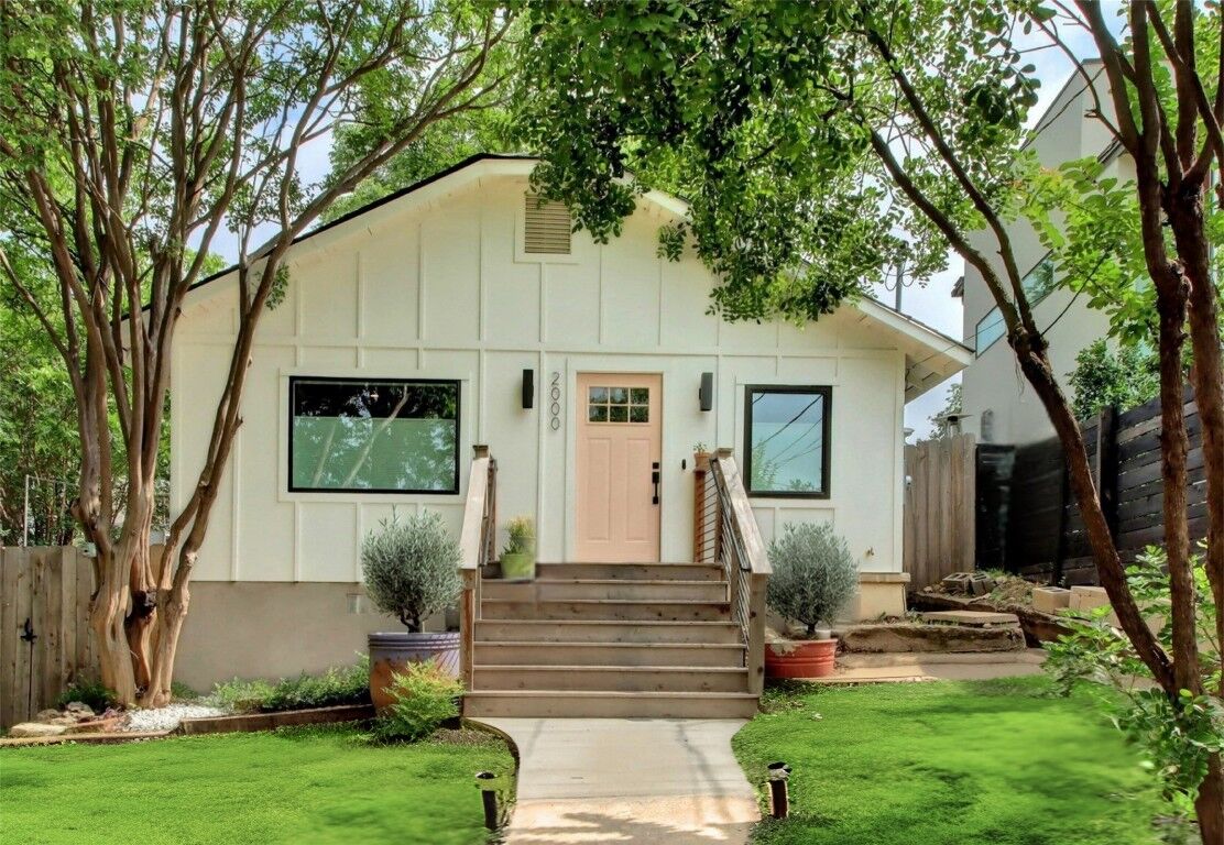 Property Photo:  2000 E 8th Street  TX 78702 