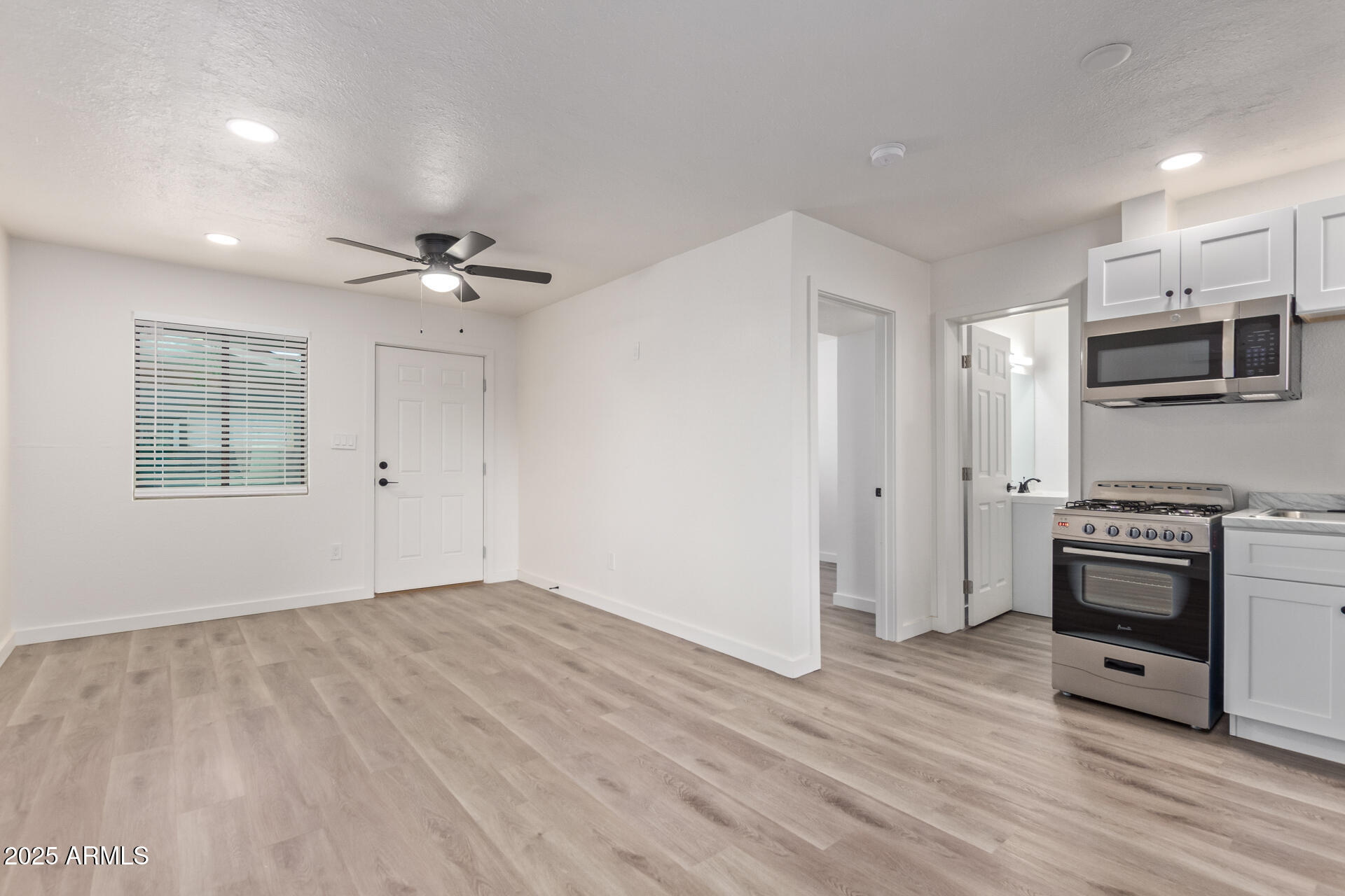 Property Photo:  1027 E Dunlap Avenue  AZ 85020 