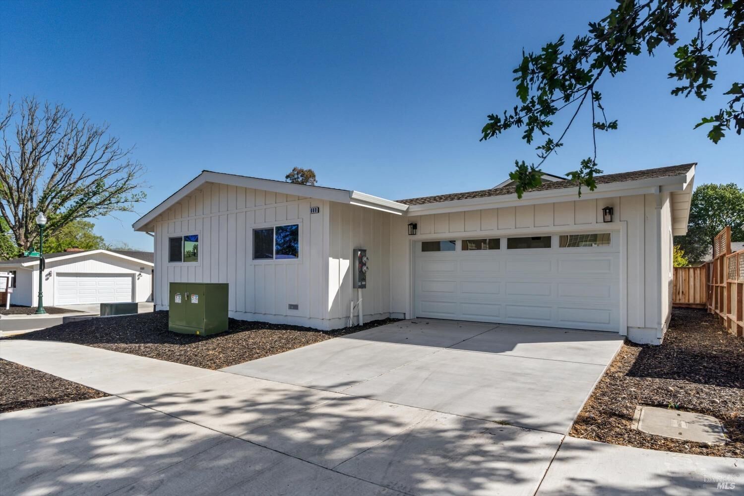 Property Photo:  660 Acacia Lane  CA 95409 