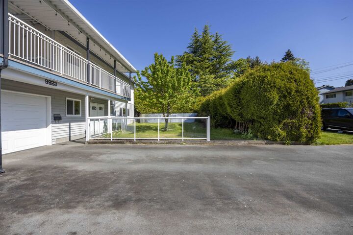 Photo de la propriété: 9923 Semiahmoo Road BC V3T 3M5