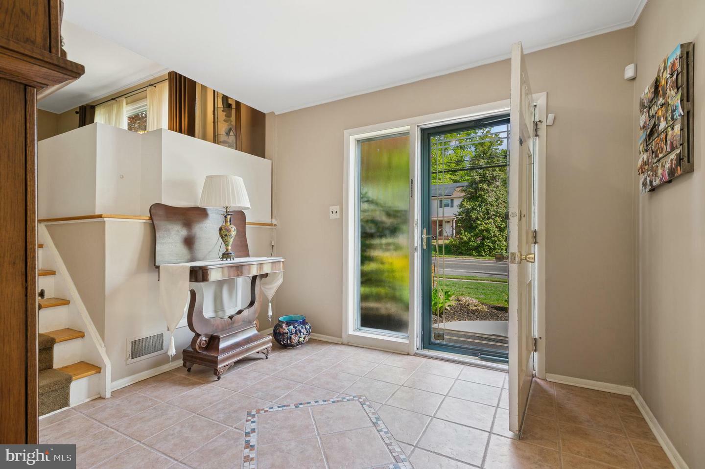 Property Photo: 7 Darrah La E NJ 08648
