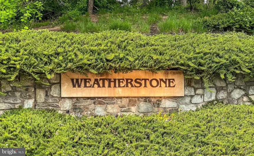 Property Photo: 1236 Weatherstone Court VA 20194