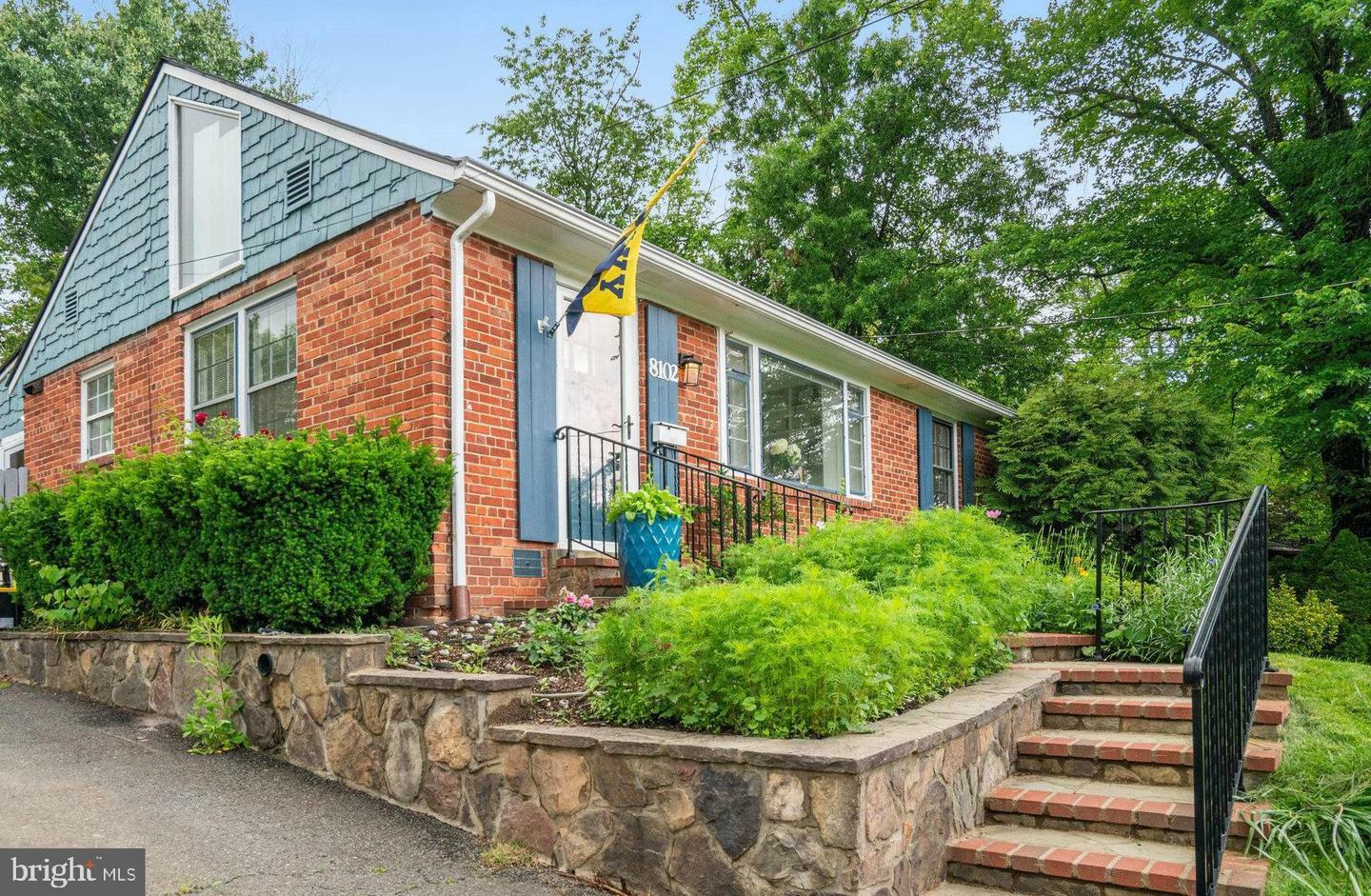 Property Photo: 8102 Wingfield Place VA 22308