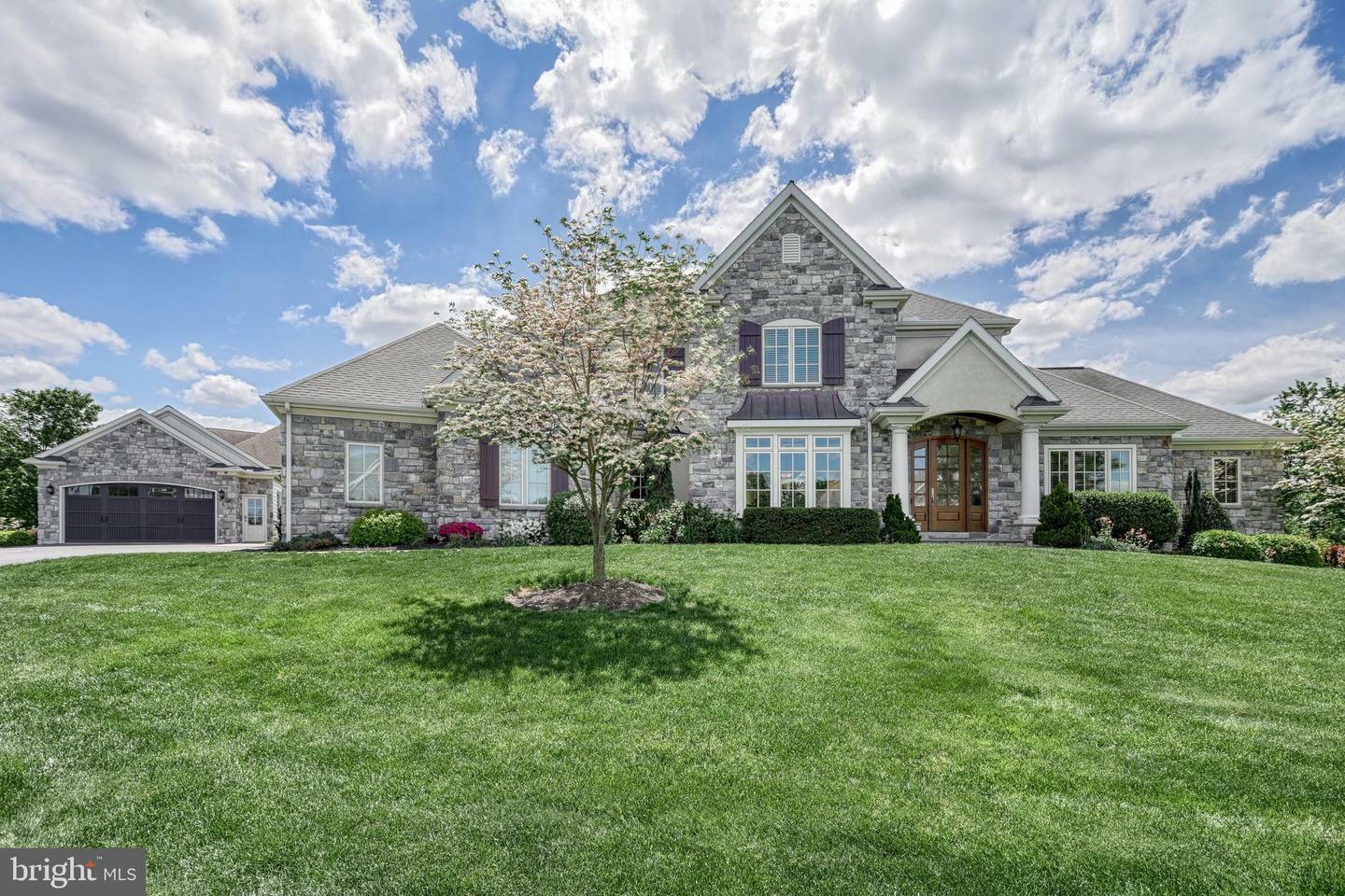 396 Lake Drive  Mechanicsburg PA 17055 photo