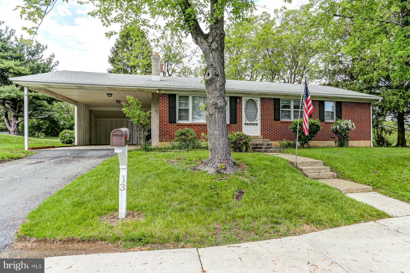Property Photo: 13 Suffolk Road PA 17112
