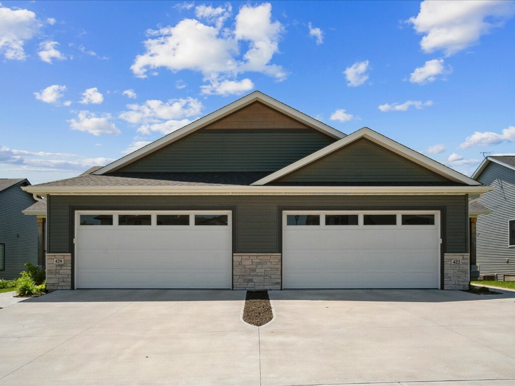 Property Photo: 420 Dawson Drive IA 52358