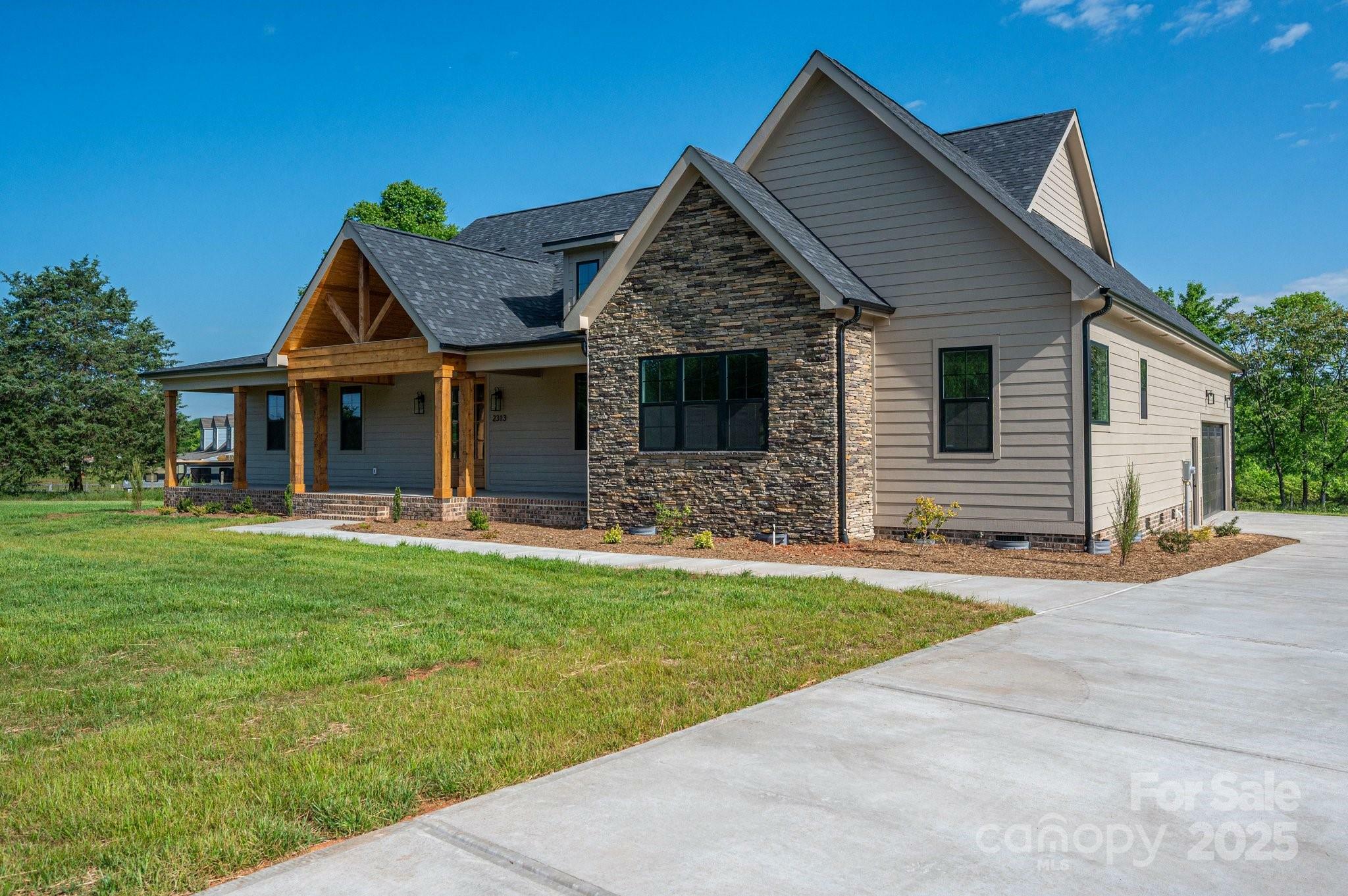 Property Photo: 2313 Ivey Church Road NC 28650