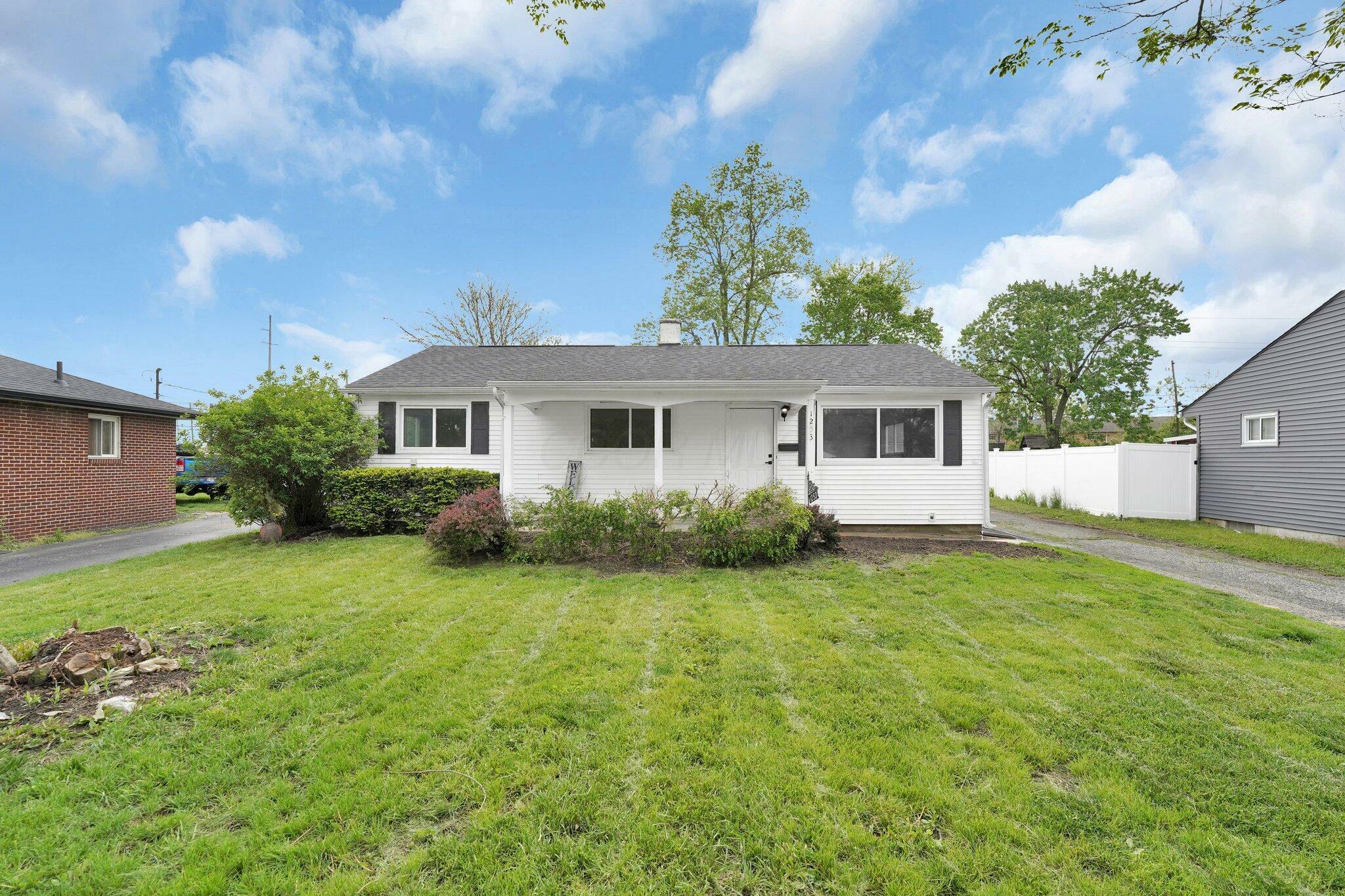 1253 Arkwood Avenue  Columbus OH 43227 photo